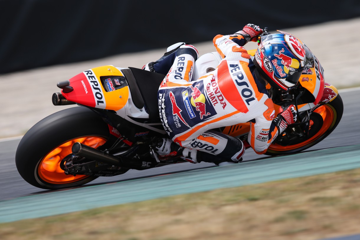 Dani Pedrosa machaca los cronos y logra la pole de MotoGP en el Circuit de Catalunya