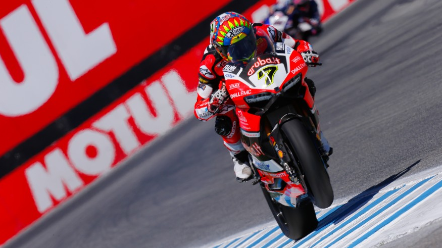 Chaz Davies gana la carrera 1 del Mundial de Superbike en Laguna Seca