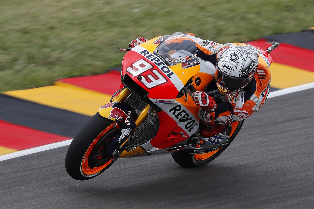 Marc Márquez domina la carrera de MotoGP en Sachsenring