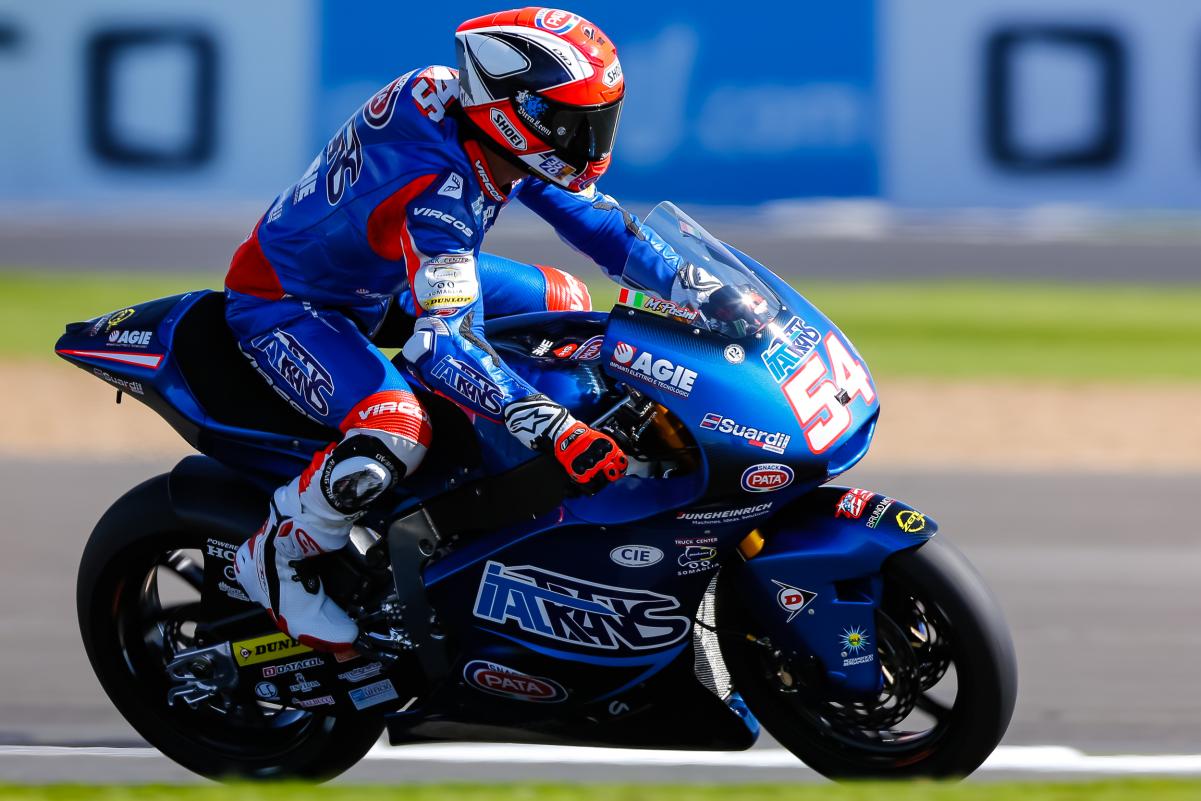 Mattia Pasini consigue la pole de Moto2 en Silverstone, Márquez 2º