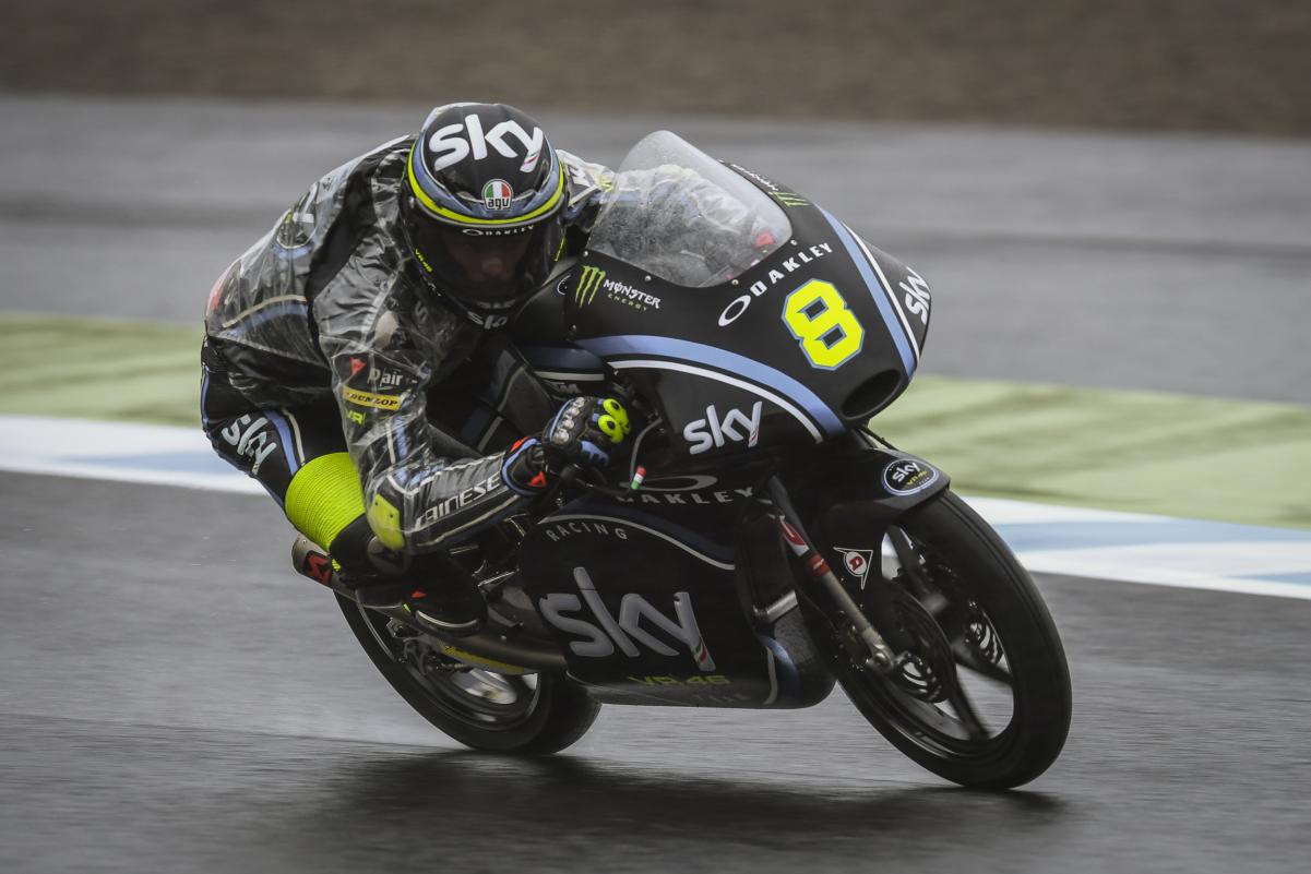 Bulega, Dovizioso y Luthi los mejores del viernes de MotoGP en Japón