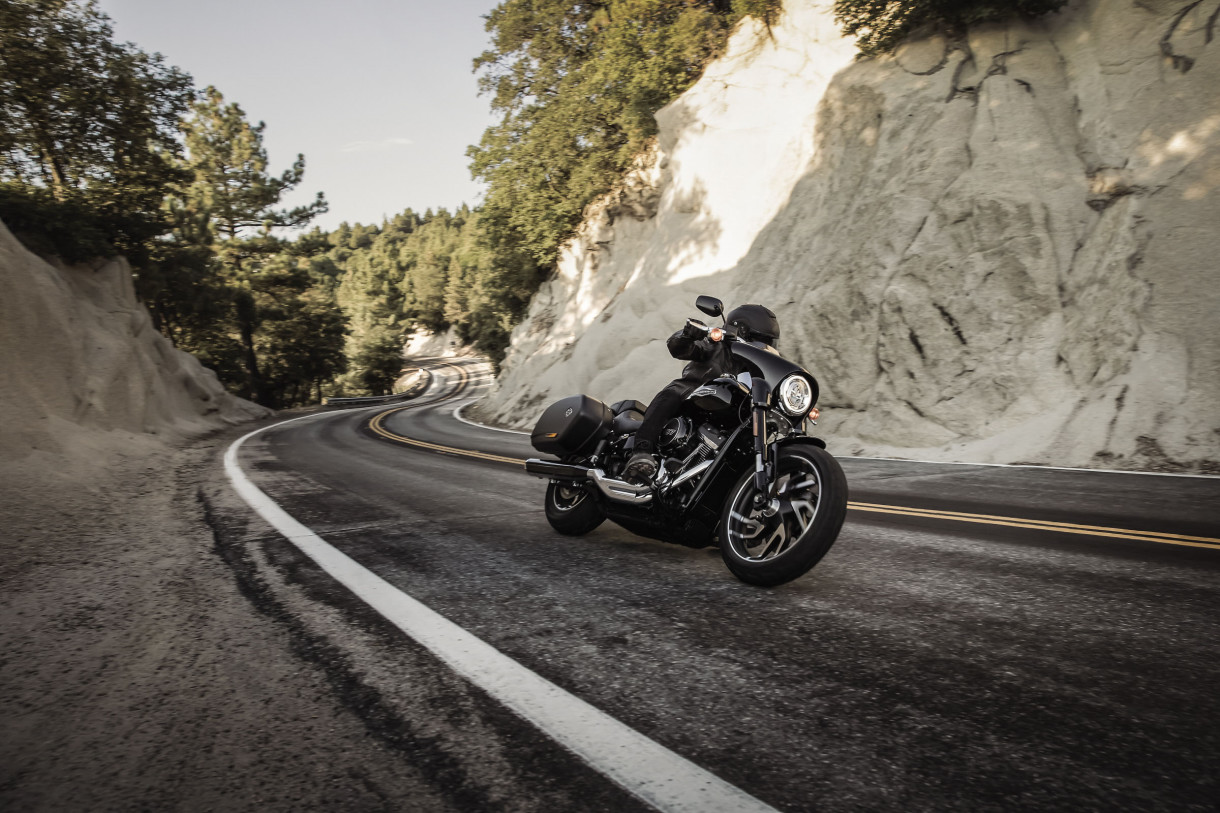Nueva Harley-Davidson Sport Glide, la agresiva custom cruiser