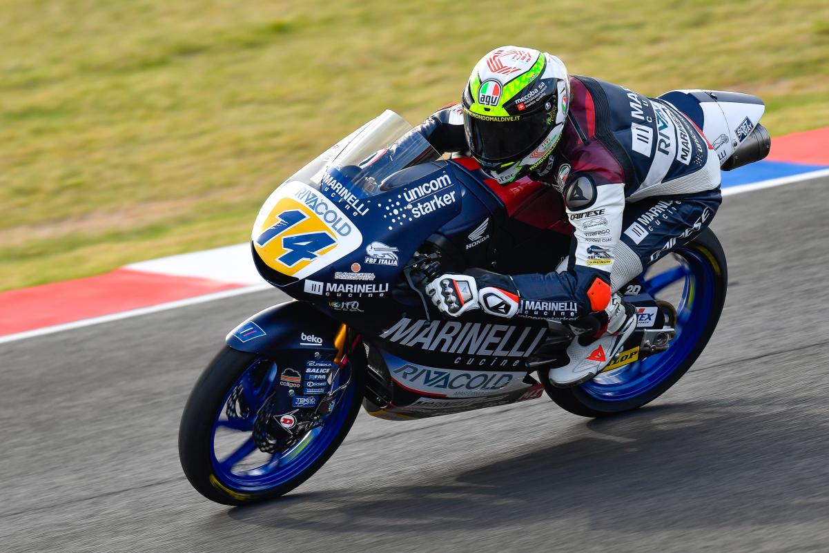 Tony Arbolino marca la pole de Moto3 en Argentina, con la lluvia de protagonista