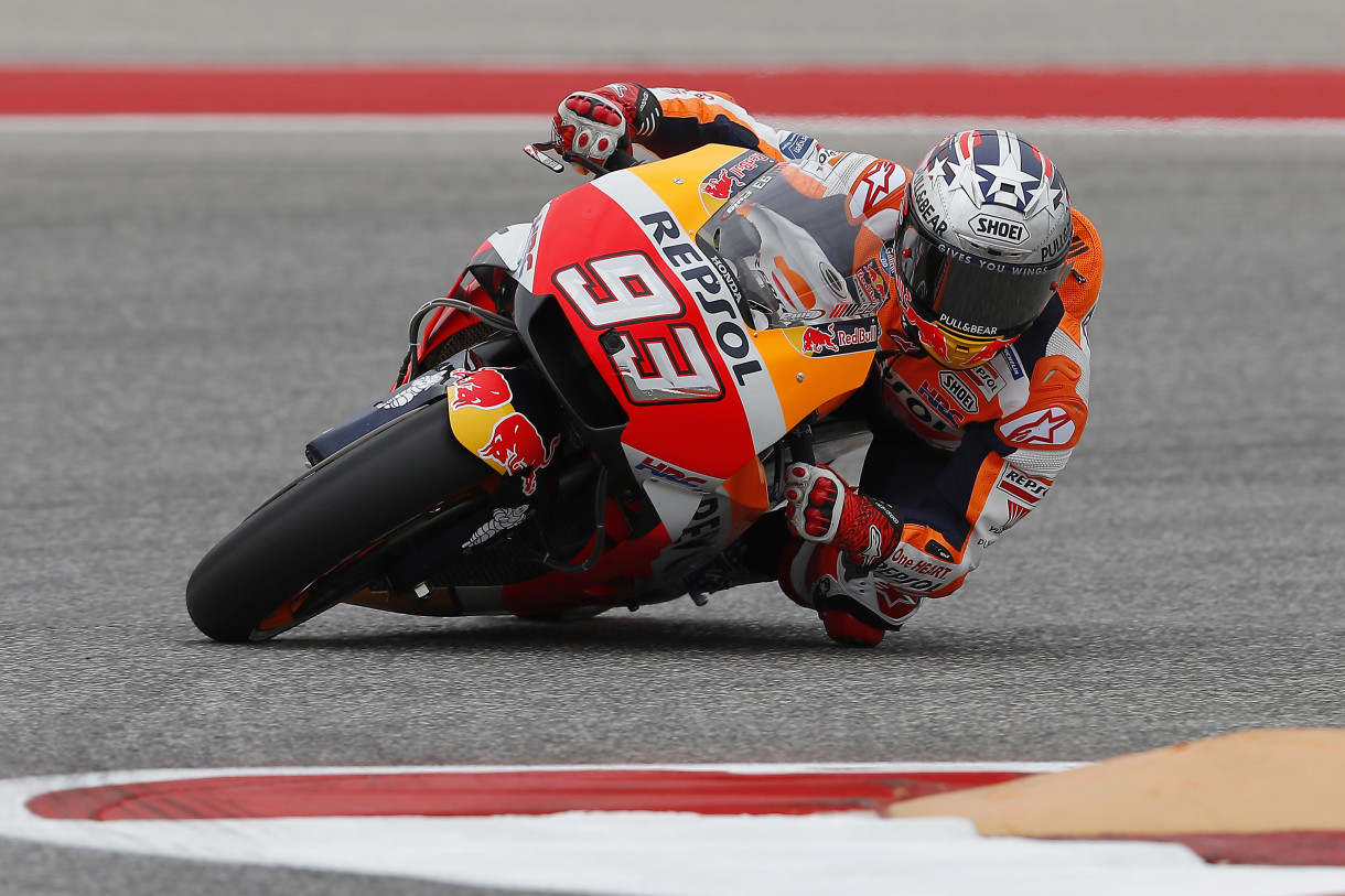 Marc Márquez controla de principio a fin la carrera de MotoGP en Austin, Viñales 2º y Iannone 3º