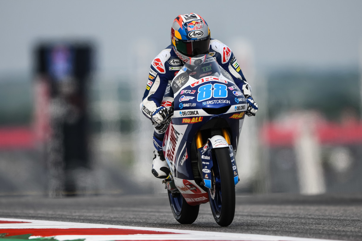 Jorge Martín marca la pole position de Moto3 en Austin, Canet 2º y Mcphee 3º