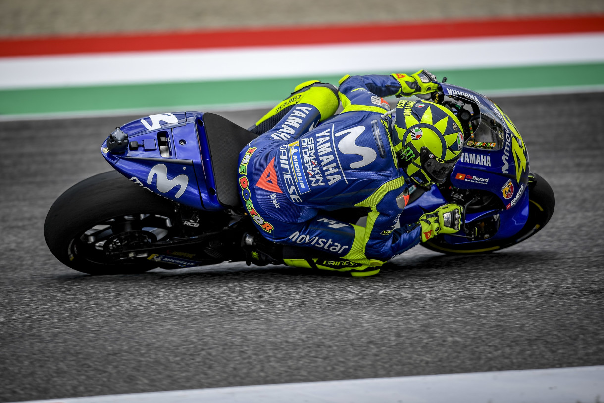 Valentino Rossi vuela en casa y logra la pole de MotoGP en Mugello, Lorenzo 2º y Viñales 3º