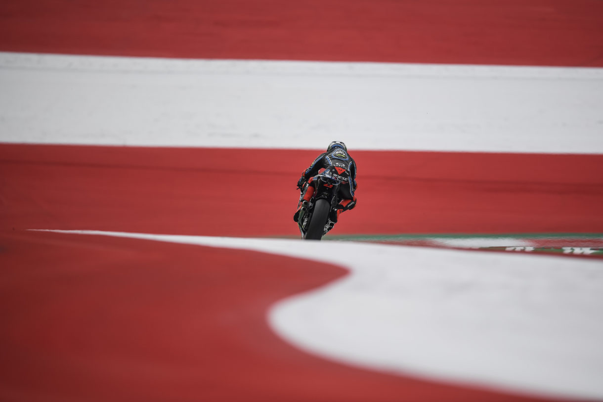 Pecco Bagnaia triunfa en la carrera de Moto2 y recupera el liderato en Austria, Oliveira 2º y Marini 3º