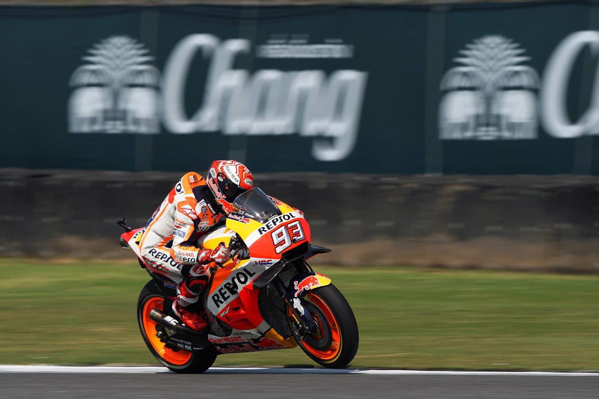 Marc Márquez consigue la victoria de MotoGP en Tailandia, Dovi 2º y Viñales 3º