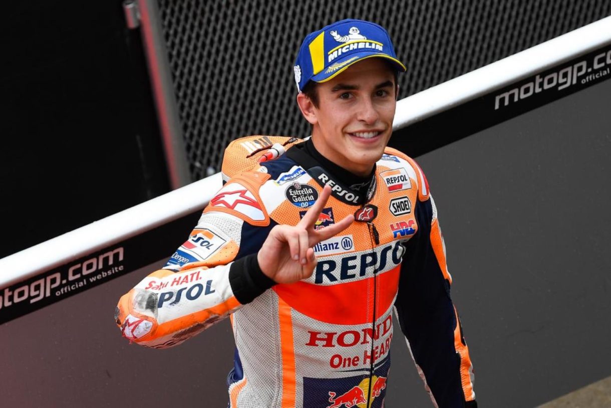 Marc Márquez consigue la pole de MotoGP en Malasia pasada por agua, pero es sancionado y Zarco poleman