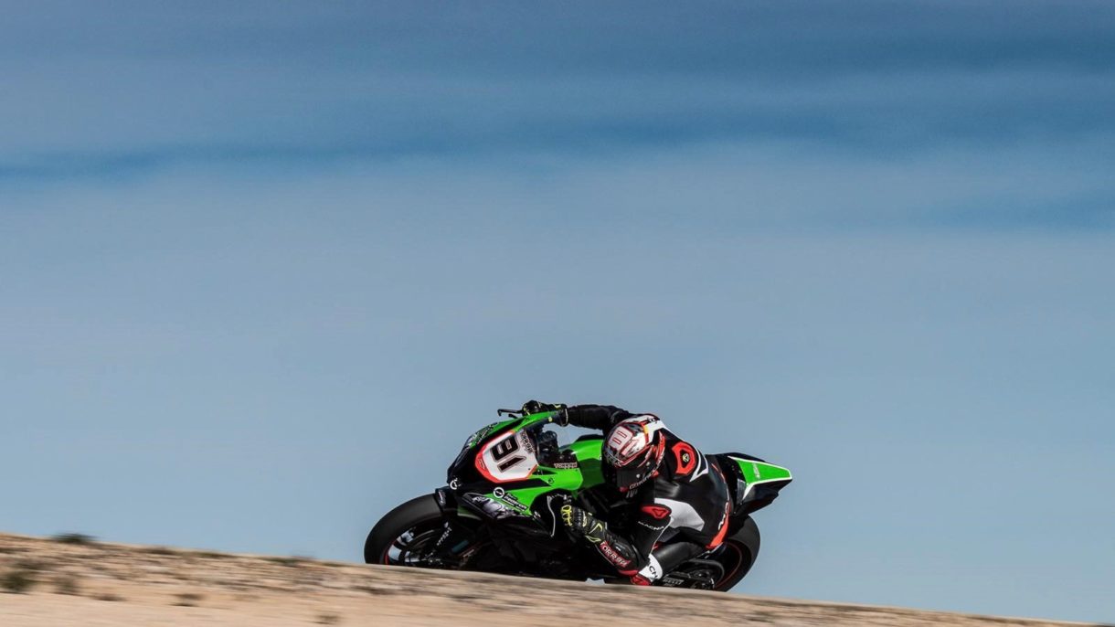 Jordi Torres se ha estrenado con la Kawasaki ZX-10RR del Team Pedercini SBK