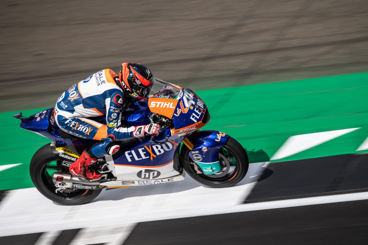 Augusto Fernández consigue la victoria de Moto2 en Silverstone, Navarro 2º y Binder 3º