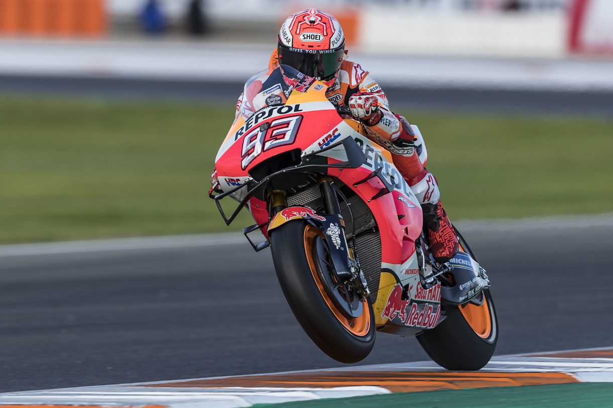 Marc Márquez domina la carrera de MotoGP en Valencia, Quartararo 2º y Miller 3º. Lorenzo disputa su última carrera.