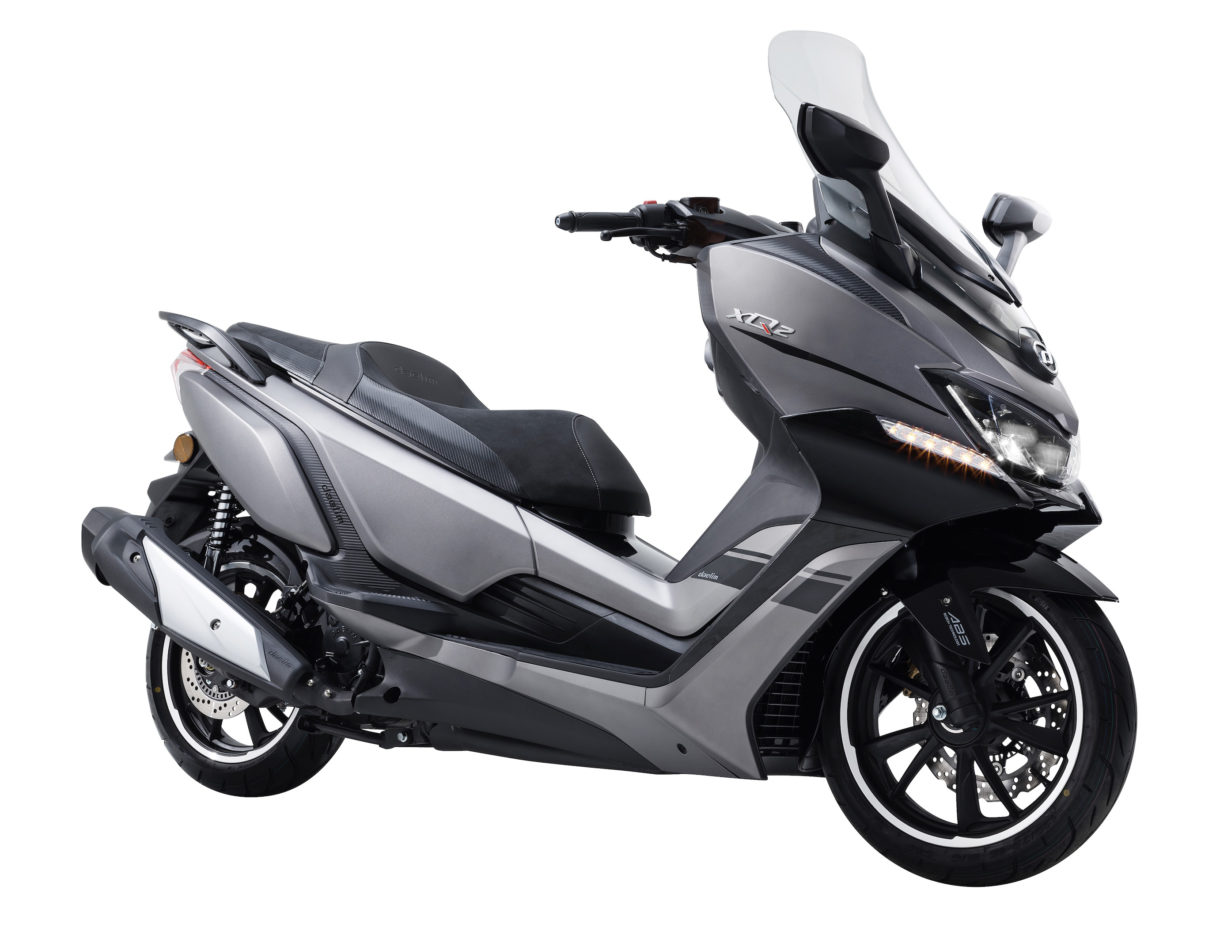 La marca Daelim presenta su nuevo scooter GT, la XQ2 300