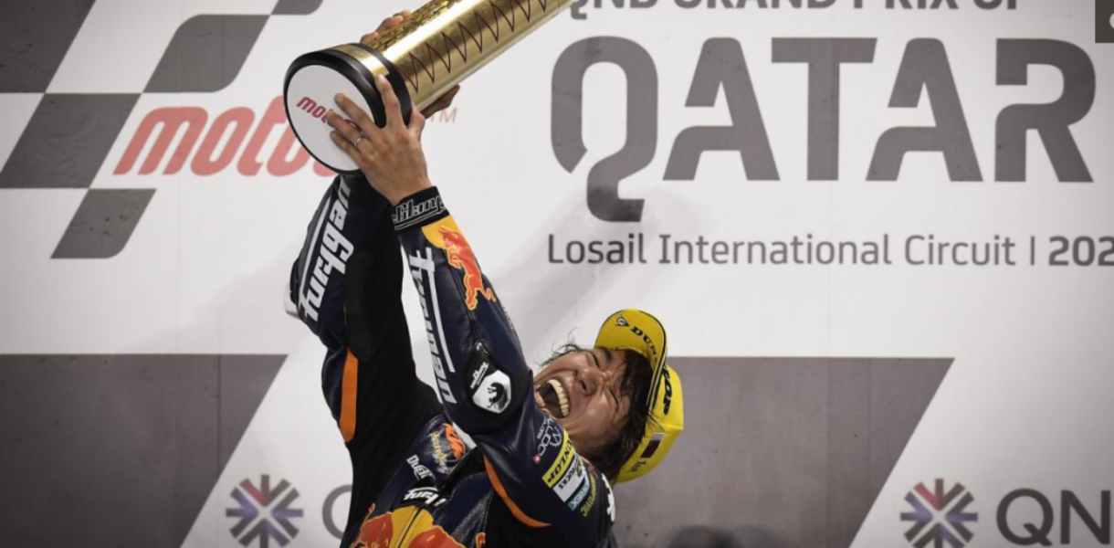 Tetsuta Nagashima gana la carrera de Moto2 en Qatar