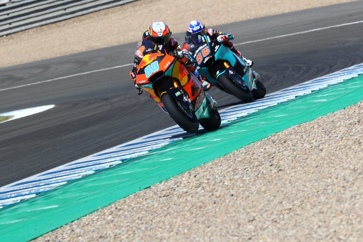 Jorge Martín consigue la pole de Moto2 en Jerez, Navarro 2º y Lowes 3º