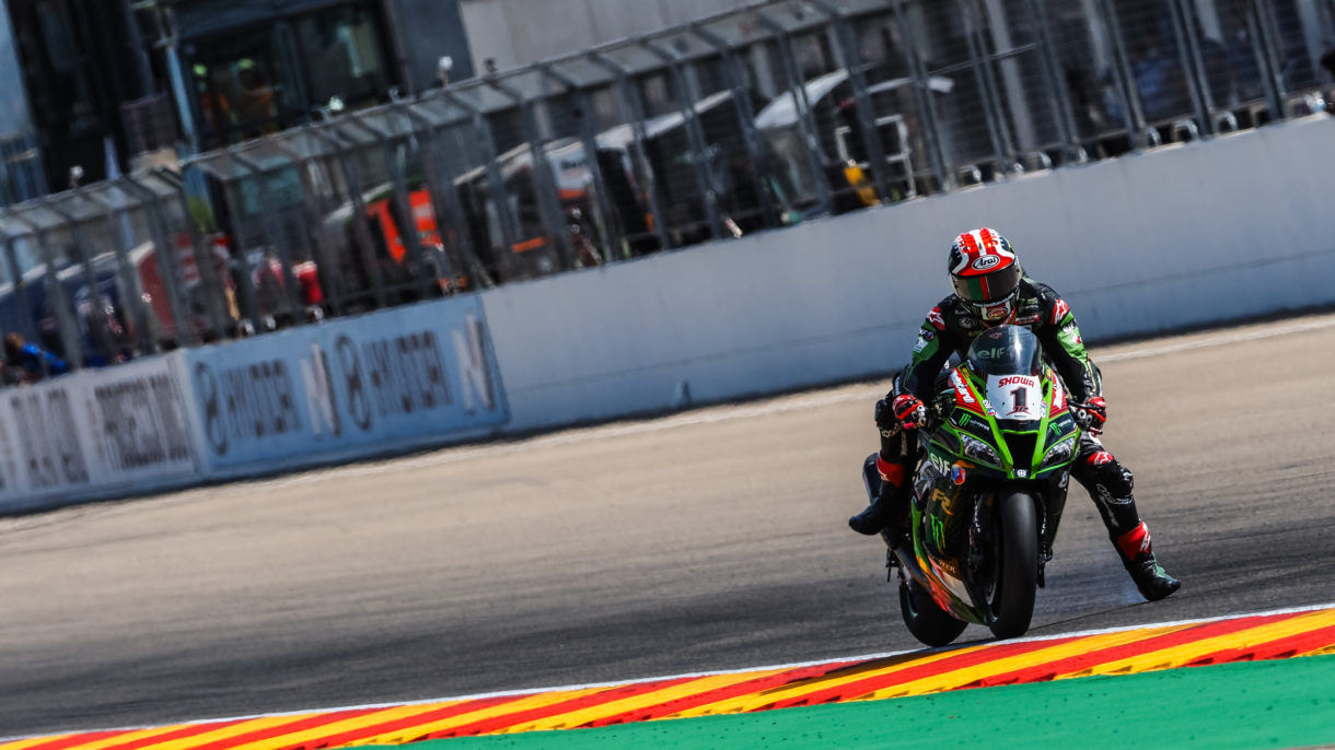 Jonathan Rea domina la carrera Superpole Race en Motorland Aragón, Redding 2º y Van der Mark 3º