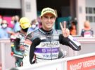 Albert Arenas gana una carrera loca del Mundial de Moto3 en Austria, Masia 2º y Mcphee 3º