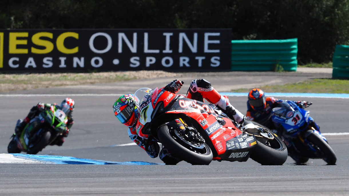 Chaz Davies gana la carrera 2 del Mundial de Superbike en Estoril, Redding 2º y Razgatlioglu 3º