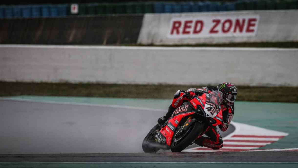 Scott Redding gana la carrera 2 del Mundial Superbike en Magny-Cours