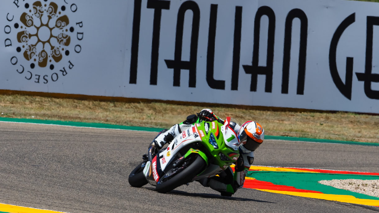 Jeffrey Buis ha conseguido la victoria de la carrera 1 de Supersport300 en Catalunya