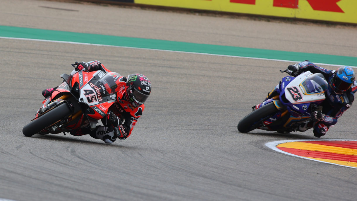 Scott Redding gana la carrera 2 del Mundial de Superbike en el Circuito de Motorland Aragón