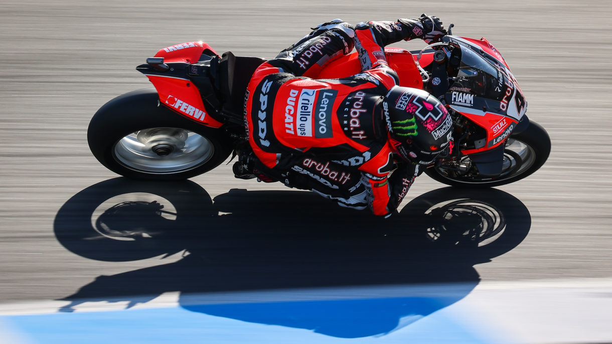 Scott Redding gana la carrera 1 del Mundial de Superbike en Estoril