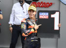 Raúl Fernández triunfa en la carrera de Moto2 en Assen, Gardner 2º y Augusto Fernández 3º