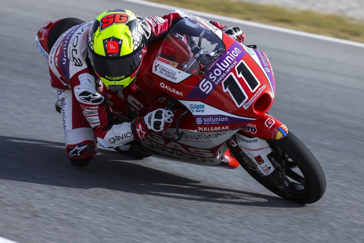 Sergio García gana la trepidante carrera de Moto3 en el Circuito de Catalunya