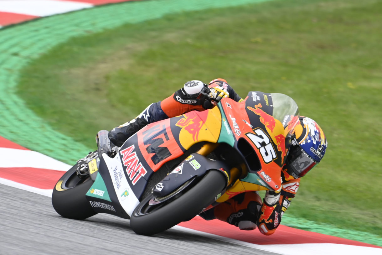 Raúl Fernández domina la carrera del Mundial de Moto2 en Austria