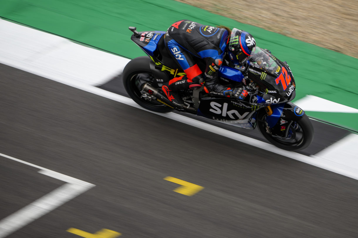 Marco Bezzecchi logra la pole position del Mundial de Moto2 en Silverstone