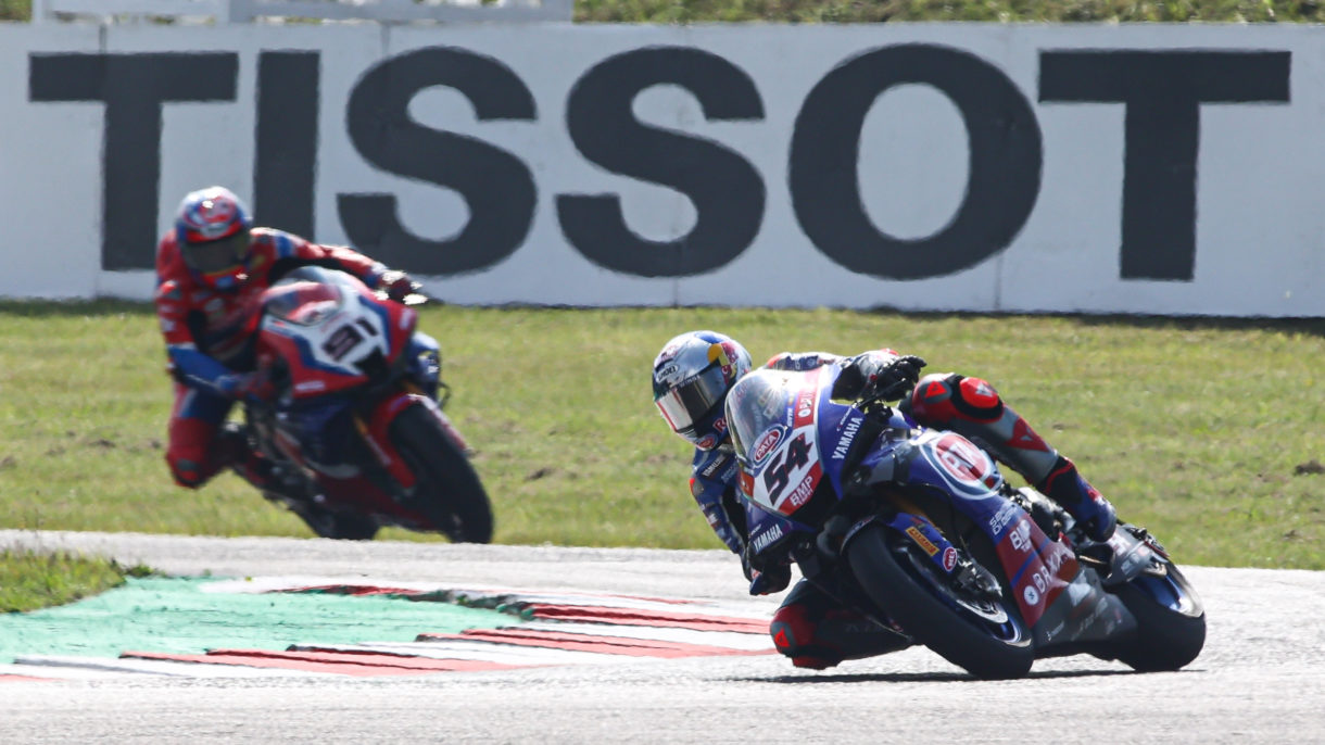 Toprak Razgatlioglu gana la Superpole Race de Superbikes en Most, Redding 2º y Rea 3º