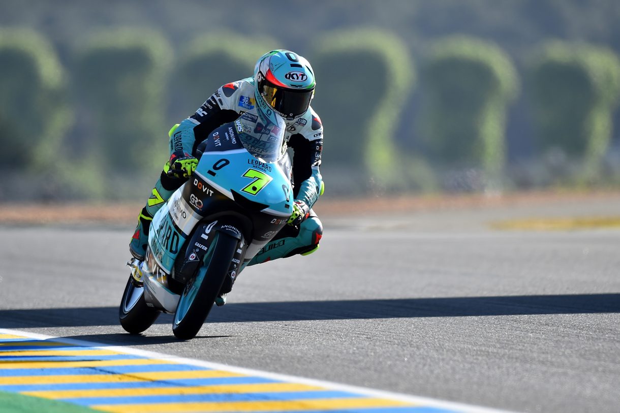 Dennis Foggia marca la pole position del Mundial de Moto3 en Francia