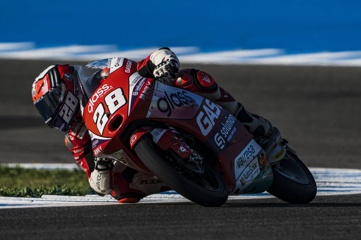 Izán Guevara gana la carrera del Mundial de Moto3 en Jerez, García 2º y Masiá 3º