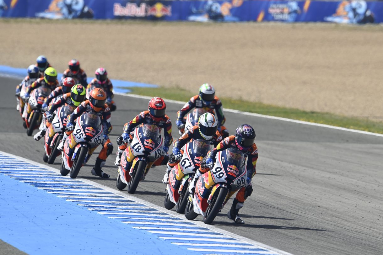 Rueda y Quiles ganan las carreras de la Red Bull Rookies Cup en Jerez