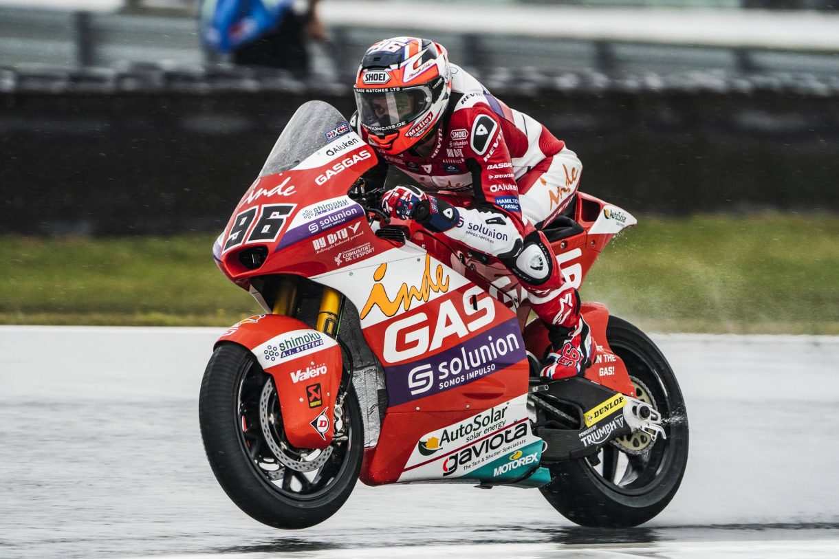 Jake Dixon consigue la pole position de Moto2 en Assen, Arenas 2º y Lowes 3º