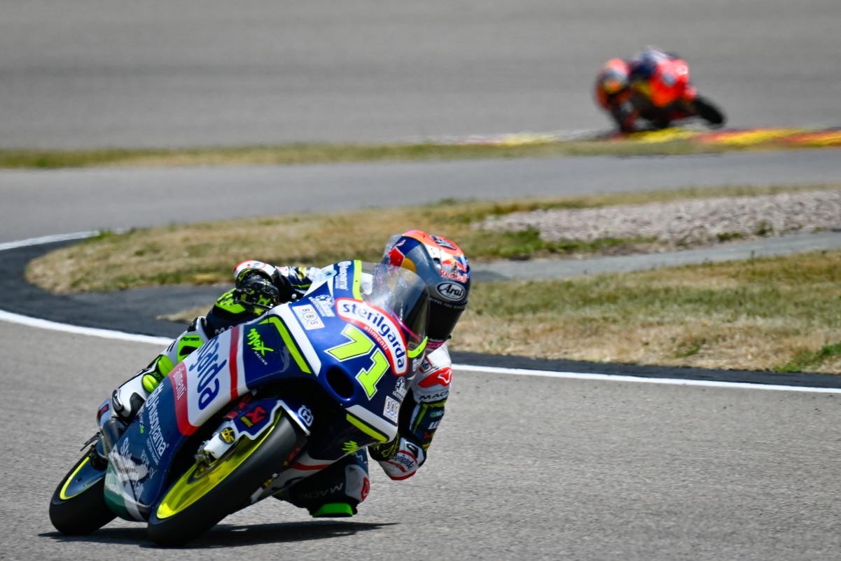 Ayumu Sasaki marca la pole position de Moto3 en Assen, Suzuki 2º y Guevara 3º