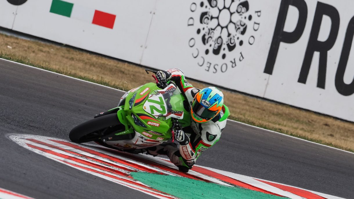 Victor Steeman gana la carrera 2 de Supersport300 en Most, Díaz 2º y Lehmann 3º