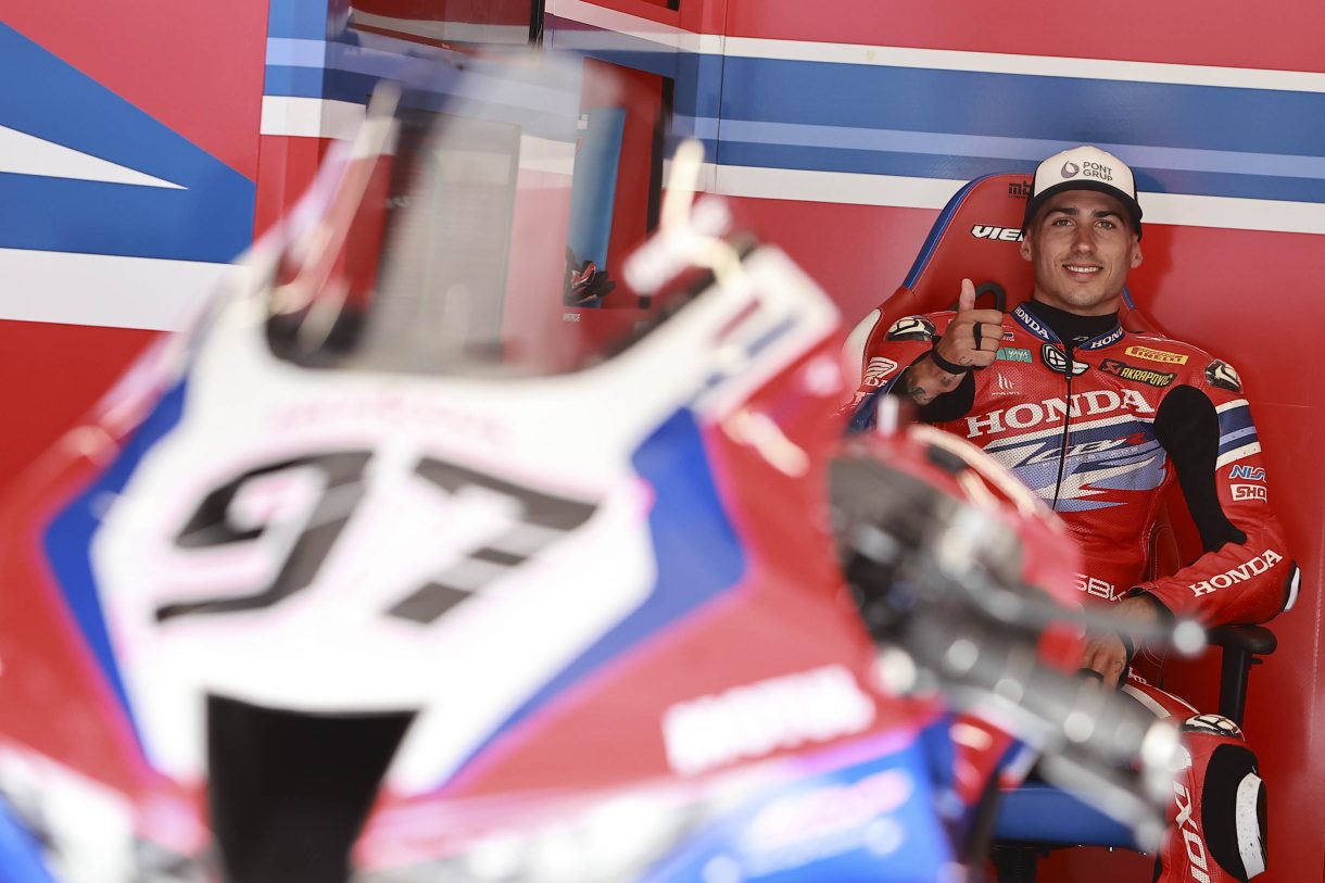 Xavi Vierge y el Team HRC renuevan para la temporada 2023 del Mundial Superbike