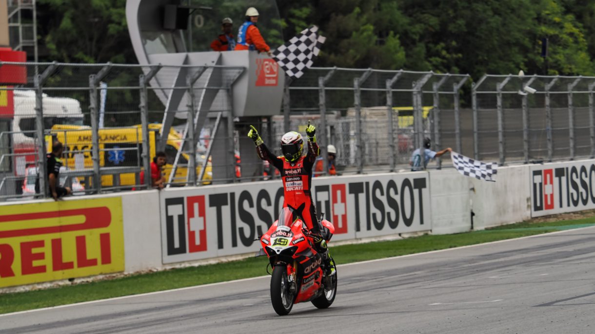 Álvaro Bautista gana la superpole race de Superbike en Catalunya, Rea 2º y Lowes 3º