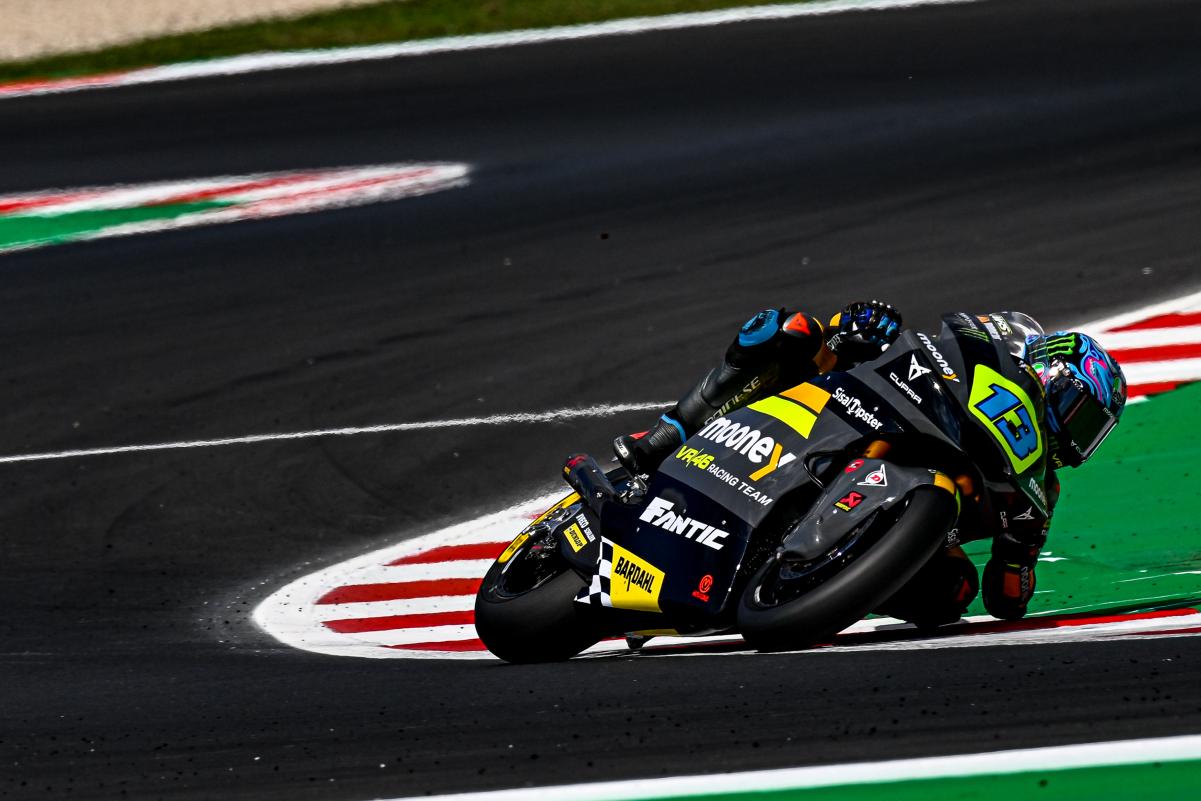 Celestino Vietti logra la pole position del Mundial de Moto2 en Misano, Arenas 2º y López 3º