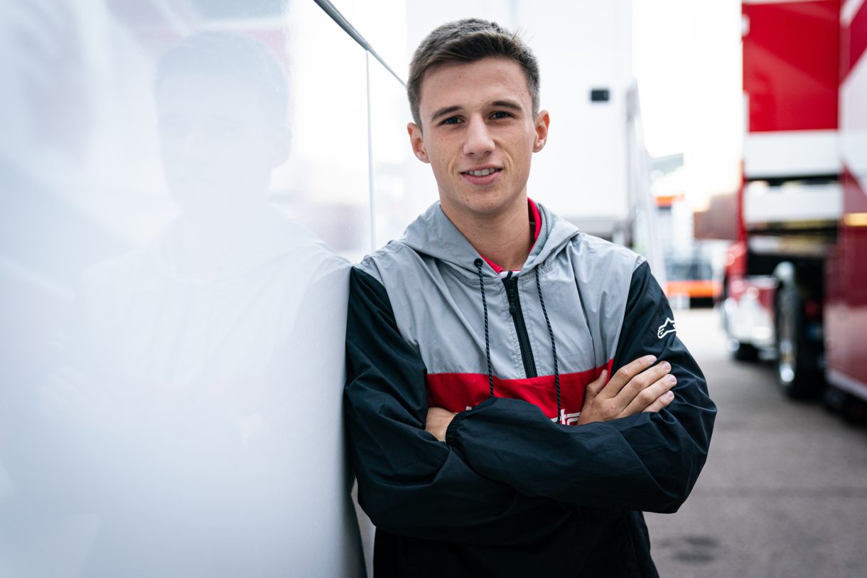 Sergio García da el salto al Mundial de Moto2 en 2023 con el FlexBox HP40