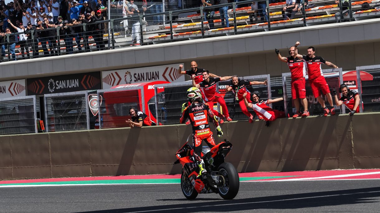 Álvaro Bautista gana la carrera 2 del Mundial de Superbike en Argentina, Razgatlioglu 2º y Rea 3º