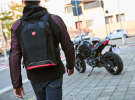 La marca Ducati presenta sus mochilas y bolsas