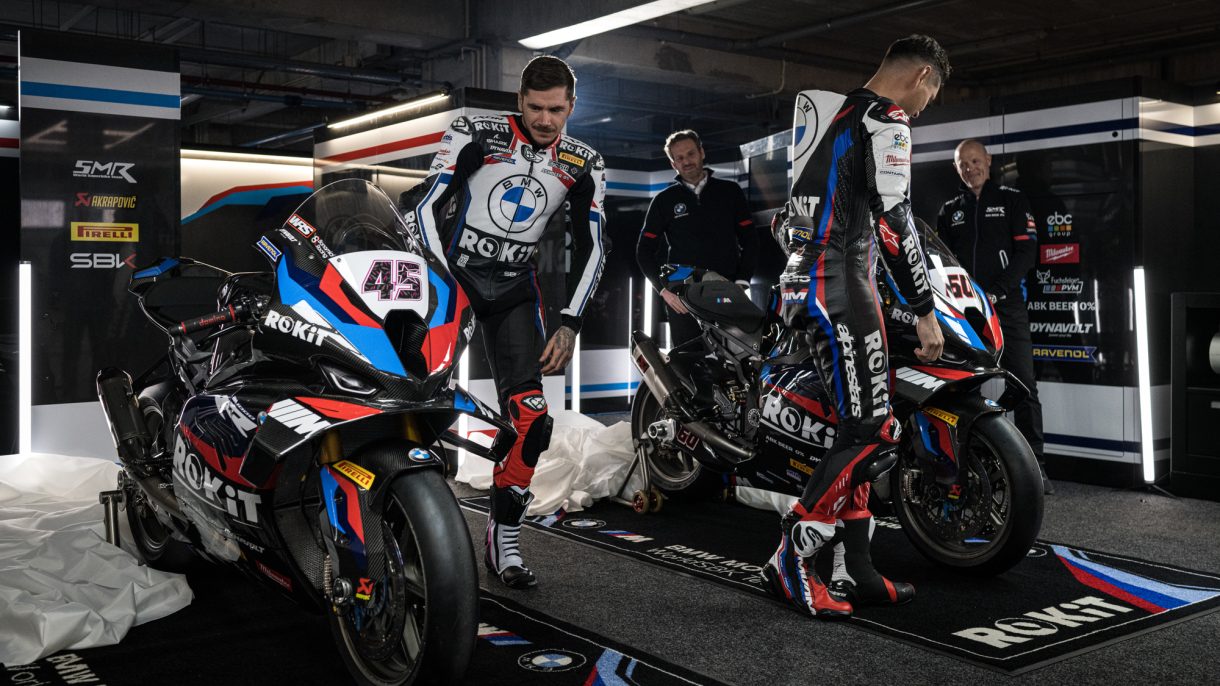 El equipo BMW presenta su montura SBK 2023 con Redding y Van der Mark