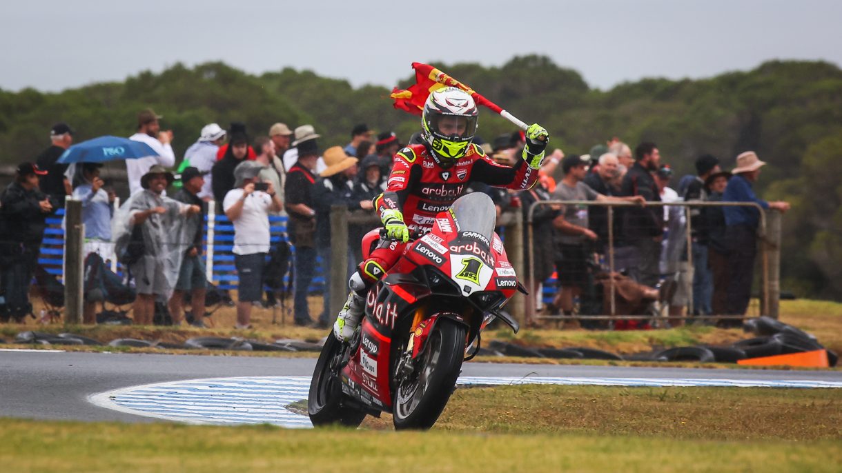 Álvaro Bautista gana la carrera 1 del Mundial de Superbike 2023 en Australia