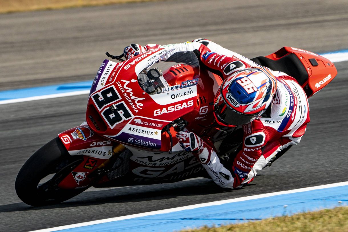 Jake Dixon gana la carrera del Mundial de Moto2 en Assen, Ogura 2º y Acosta 3º