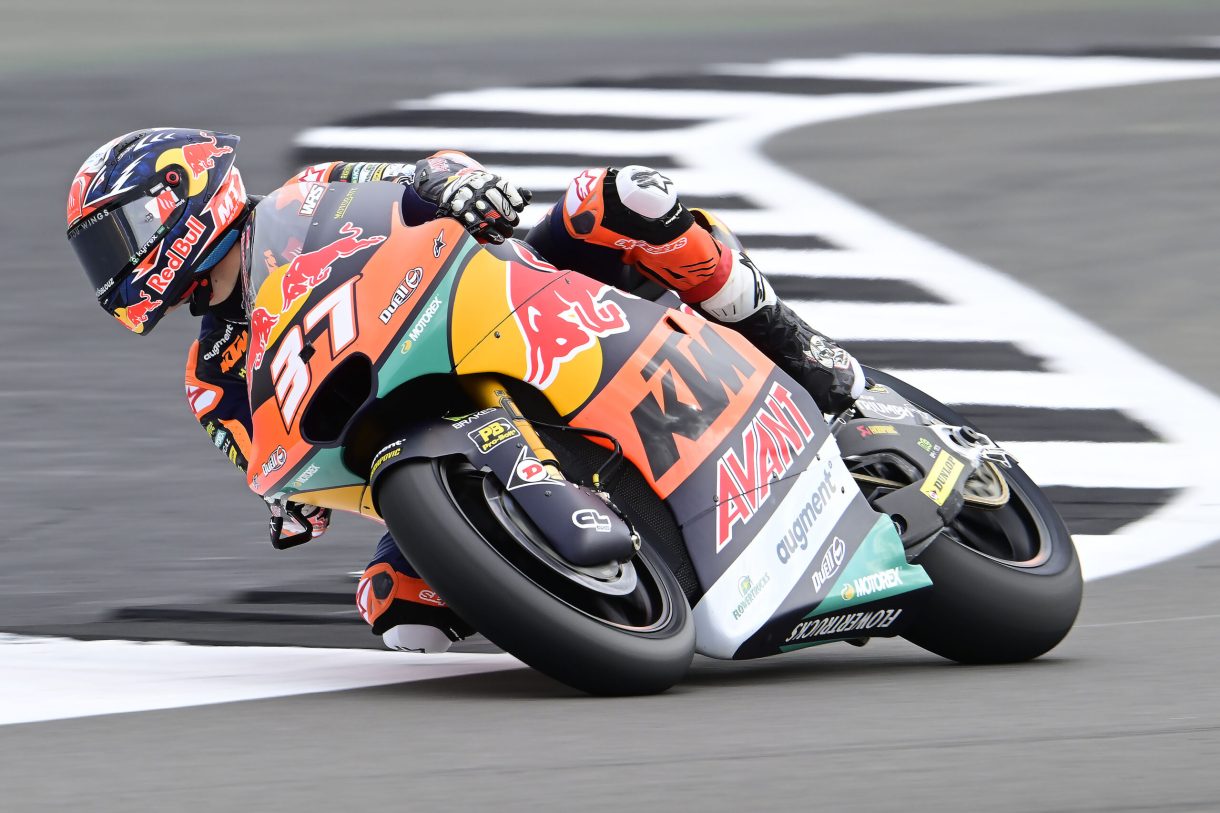 Pedro Acosta logra la pole position del Mundial de Moto2 en Silverstone