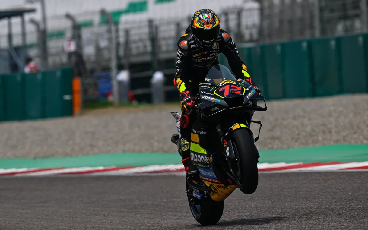 Marco Bezzecchi gana la carrera del Mundial de MotoGP en India, Martín 2º y Quartararo 3º