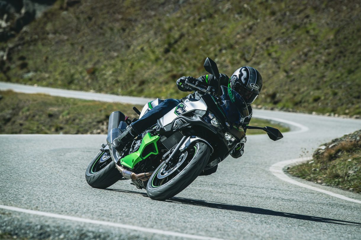 Kawasaki nos presenta su nueva máquina Ninja 7 Hybrid