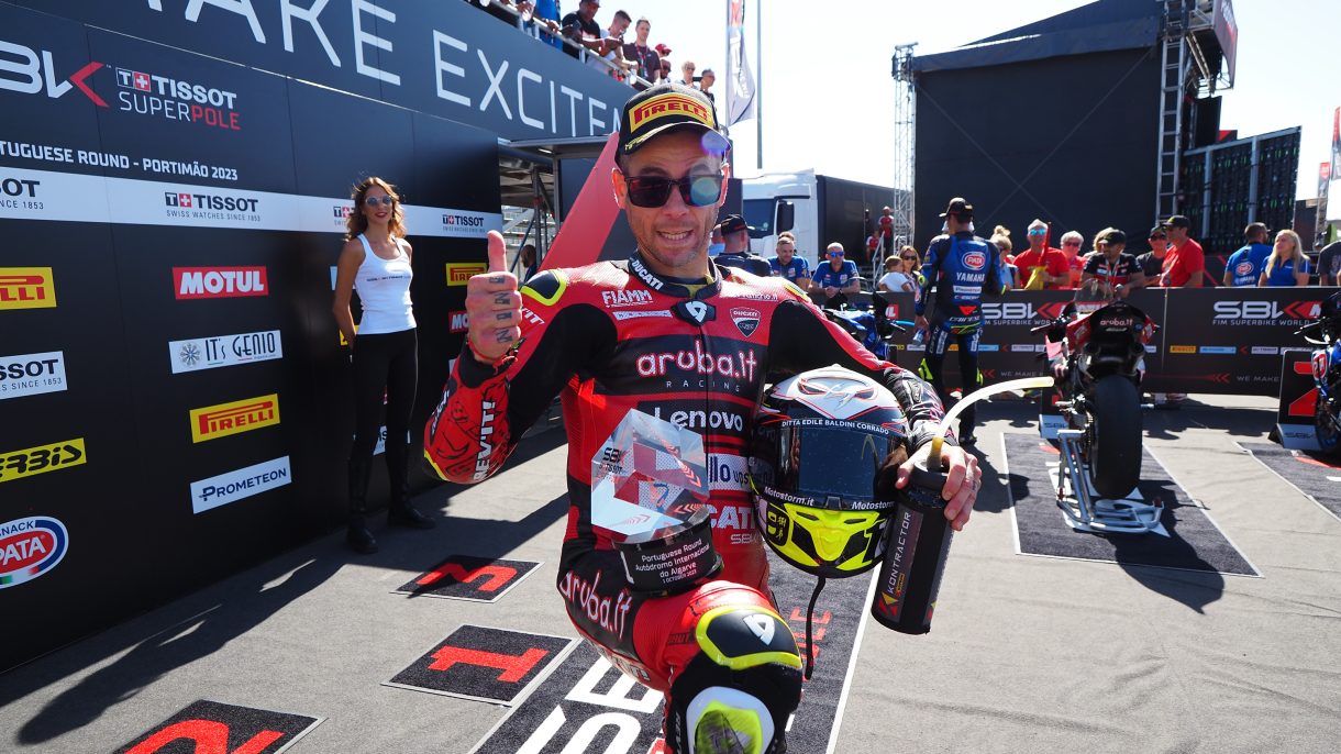 Álvaro Bautista gana la carrera 2 del Mundial de Superbike en Portimao